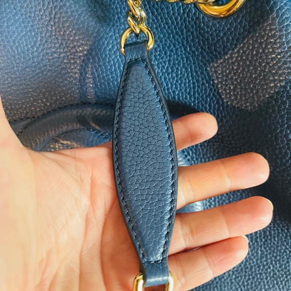 Magnificent Authentic Classic Gucci bag- great condition!! - Picture 10 of 11